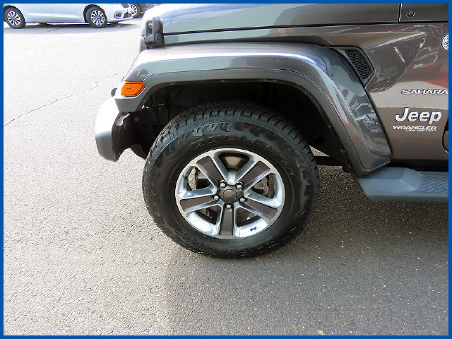 Used 2019 Jeep Wrangler Unlimited Sahara w/ Safety Group AWD/4WD image 4