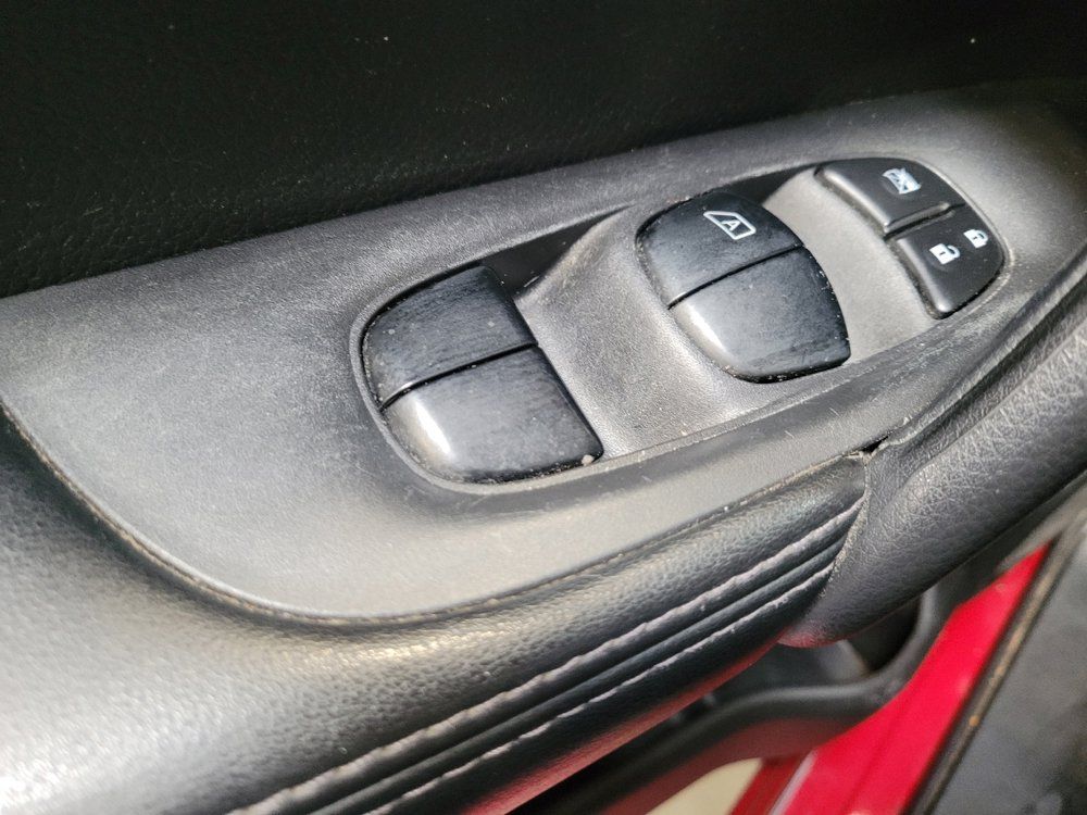 Used 2018 Nissan Rogue Sport S w/ S Appearance Package FWD image 27