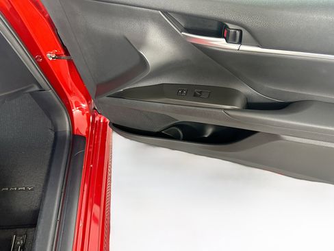 Used 2024 Toyota Camry SE w/ Convenience Package image 30