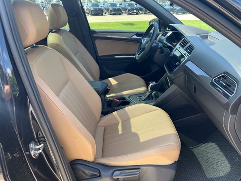 Used 2022 Volkswagen Tiguan SE FWD image 28