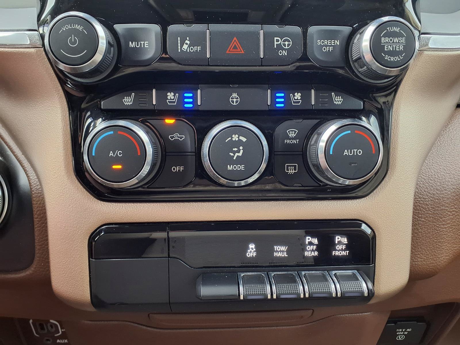 Used 2019 RAM 1500 Laramie RWD image 24