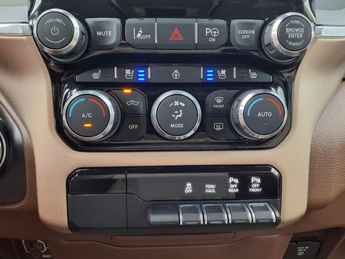 Used 2019 RAM 1500 Laramie RWD image 24