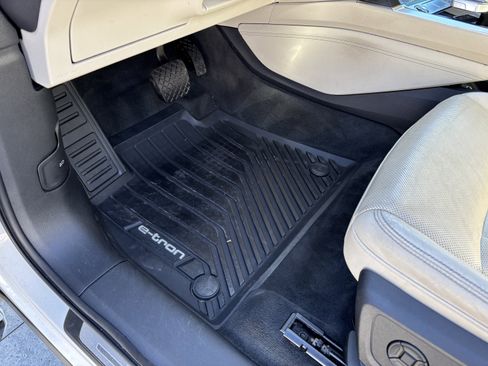 Used 2021 Audi e-tron Premium Plus image 15