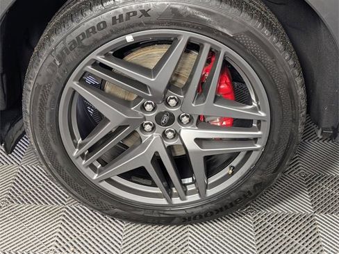 Used 2025 Ford Explorer ST-Line w/ ST-Line Street Pack image 8