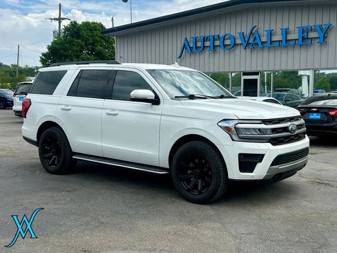 Used 2022 Ford Expedition XLT AWD/4WD image 1