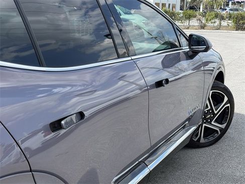 Used 2024 Chevrolet Equinox EV LT w/ LPO, All-Weather Mat Package image 8