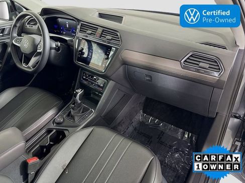 Used 2024 Volkswagen Tiguan SE image 31