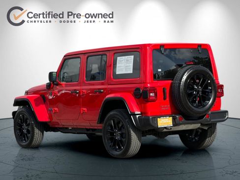 Used 2025 Jeep Wrangler Unlimited Sahara w/ Safety Group AWD/4WD image 6