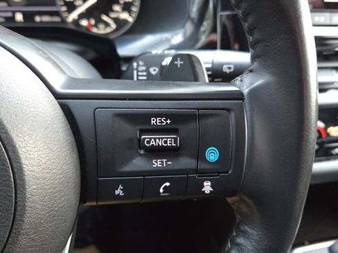 Used 2024 Nissan Pathfinder SV image 26