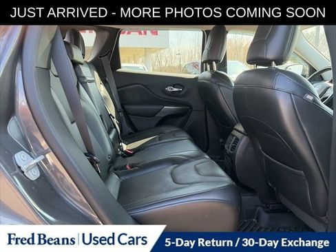 Used 2019 Jeep Cherokee Limited image 15