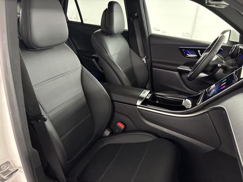 Certified 2026 Mercedes-Benz GLC 300 image 24