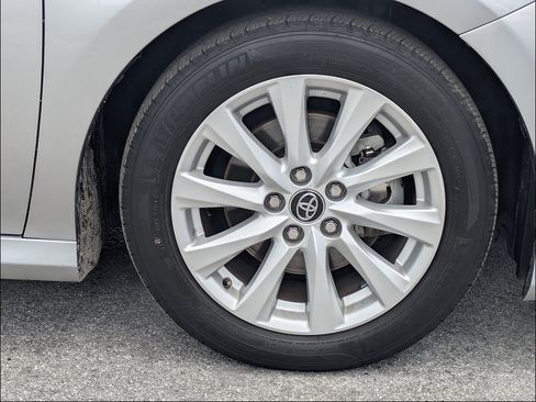 Used 2020 Toyota Camry LE FWD image 12