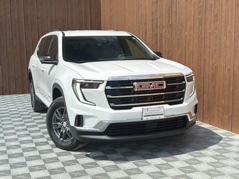 Used 2025 GMC Acadia Elevation FWD image 13