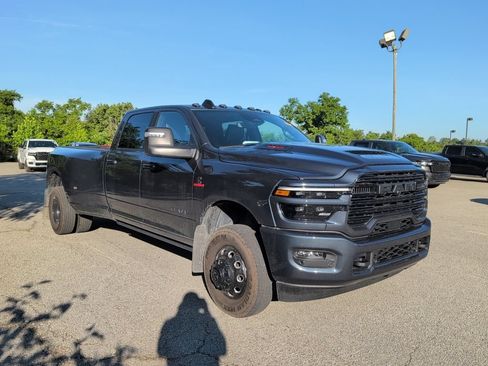 Used 2025 RAM 3500 Laramie AWD/4WD image 1