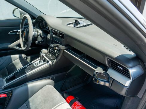 Used 2018 Porsche 911 GT3 RWD image 14