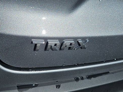 Used 2025 Chevrolet Trax LT image 10