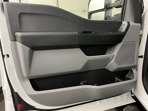 New 2026 Ford F350 XL w/ XL Chrome Package image 24