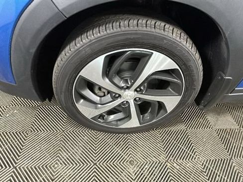 Used 2016 Hyundai Tucson Limited w/ Option Group 03 AWD/4WD image 9