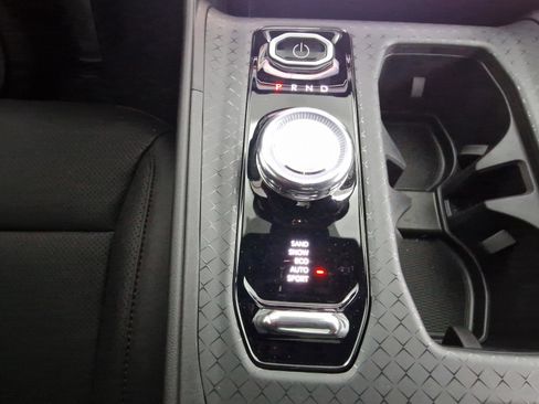 New 2025 Jeep Wagoneer Limited image 18