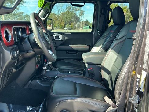 Used 2023 Jeep Gladiator Rubicon w/ Trailer Tow Package image 5