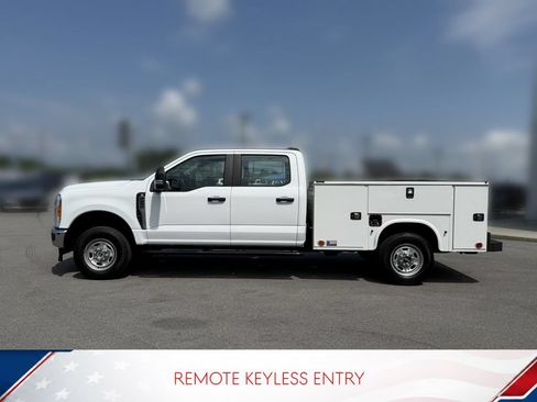 Used 2023 Ford F250 XL w/ Snow Plow/Camper Package AWD/4WD image 4