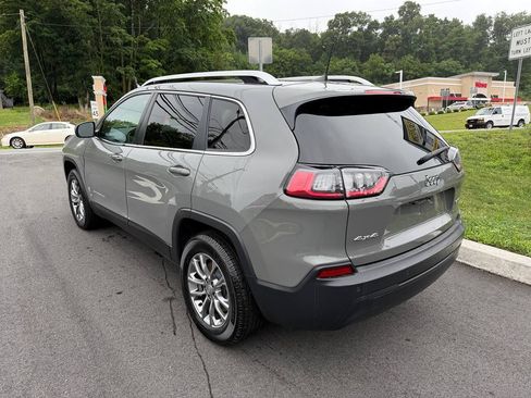 Used 2020 Jeep Cherokee Latitude Plus w/ Comfort/Convenience Group AWD/4WD image 4