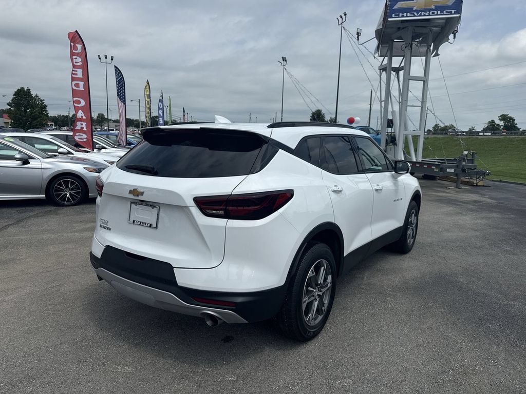 Used 2024 Chevrolet Blazer LT FWD image 13
