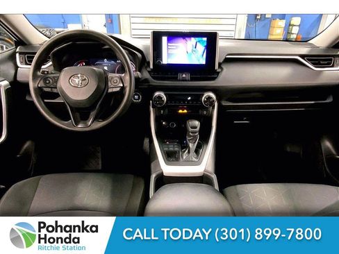 Used 2025 Toyota RAV4 XLE image 16