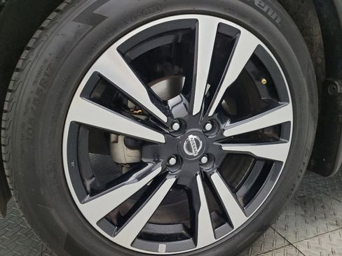 Used 2018 Nissan Kicks SV image 31