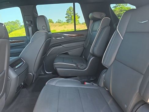 Used 2022 Cadillac Escalade Premium Luxury RWD image 13