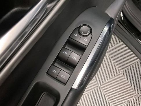 Used 2025 Chevrolet Traverse LT AWD/4WD image 40