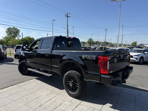 Used 2022 Ford F250 Lariat w/ Black Appearance Package AWD/4WD image 4