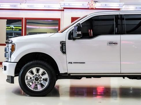 Used 2018 Ford F250 Platinum w/ Platinum Ultimate Package image 14