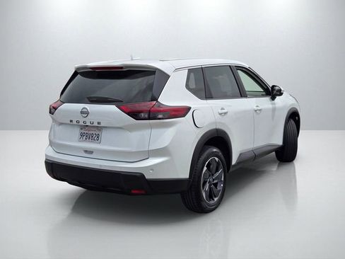 Used 2025 Nissan Rogue SV FWD image 4