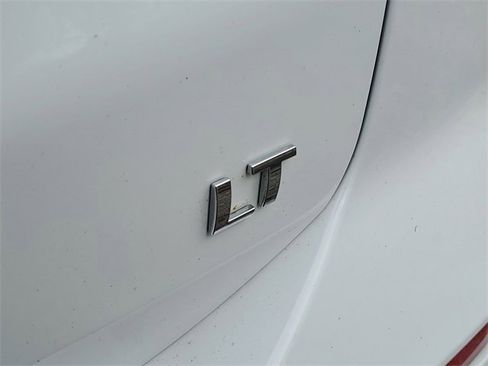 Used 2021 Chevrolet Equinox LT image 30