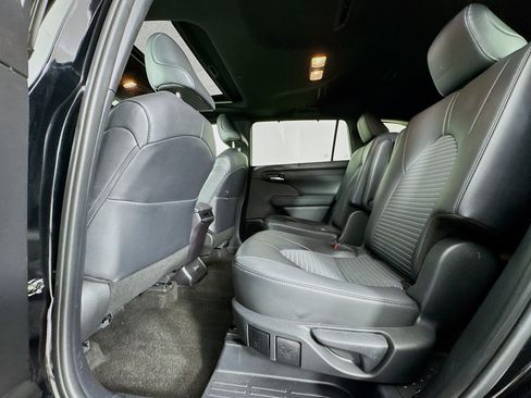 Certified 2025 Toyota Highlander XSE AWD/4WD image 24