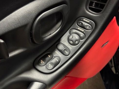 Used 2004 Chevrolet Corvette Z06 w/ Memory Package RWD image 14