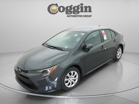 Used 2025 Toyota Corolla LE FWD image 1