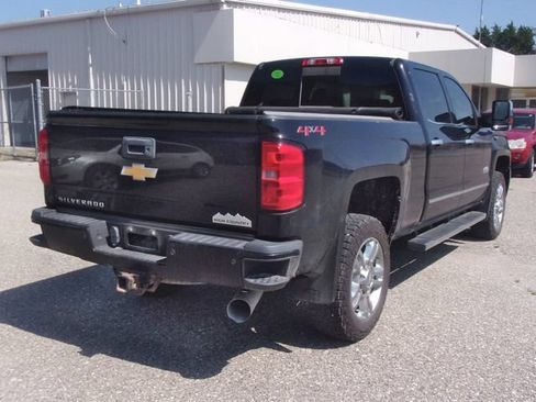 Used 2018 Chevrolet Silverado 2500 High Country w/ Duramax Plus Package AWD/4WD image 7