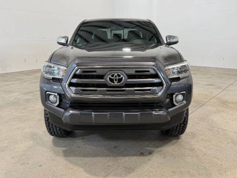 Used 2017 Toyota Tacoma Limited w/ Tow Package AWD/4WD image 3