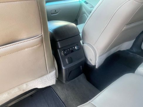 Used 2013 Ford Explorer XLT AWD/4WD image 11