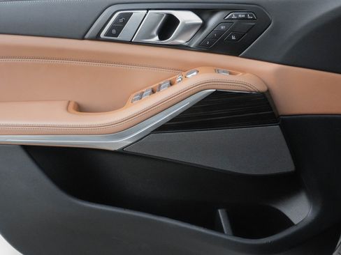 Used 2025 BMW X7 xDrive40i image 29