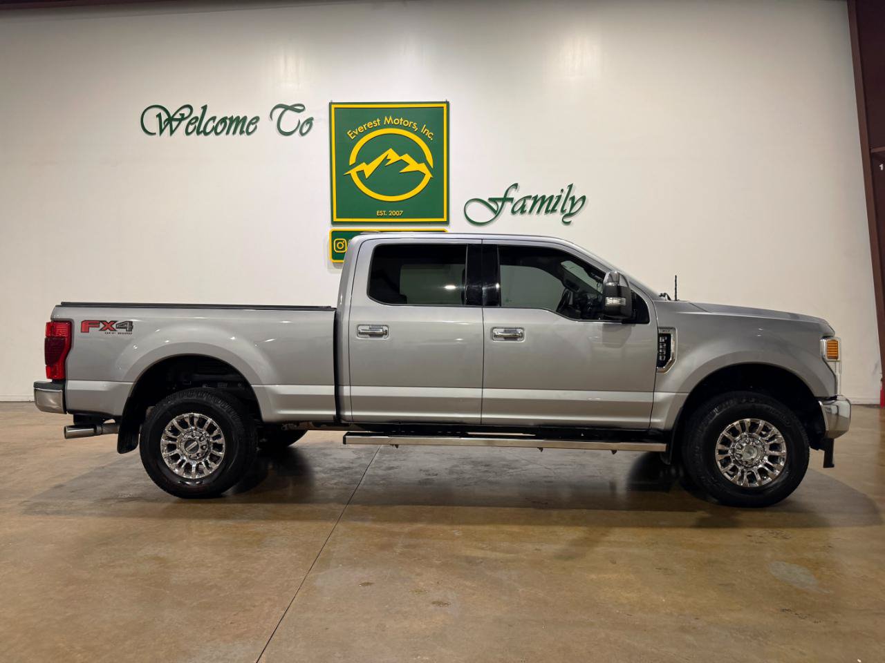 Used 2020 Ford F250 XLT w/ XLT Premium Package AWD/4WD image 2