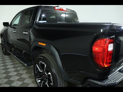 Used 2023 GMC Canyon Denali image 16