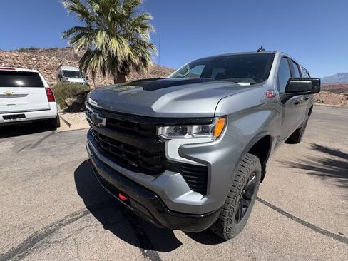 Used 2024 Chevrolet Silverado 1500 LT Trail Boss w/ Convenience Package II AWD/4WD image 1