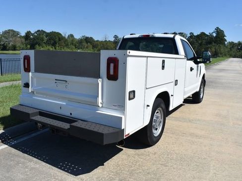 Used 2022 Ford F250 XL w/ Power Equipment Group image 5