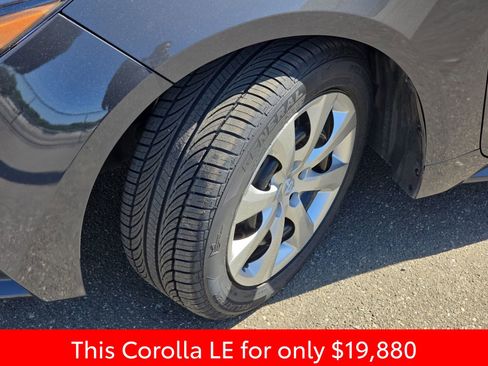 Used 2024 Toyota Corolla LE FWD image 37