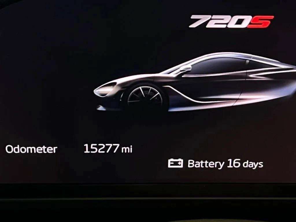Used 2018 McLaren 720S Performance RWD image 25