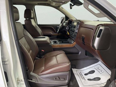 Used 2018 Chevrolet Silverado 1500 High Country image 20