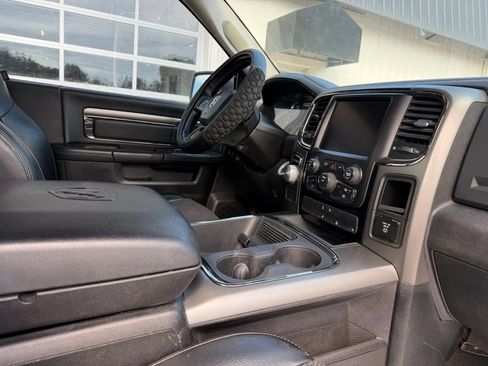 Used 2016 RAM 1500 Sport RWD image 15